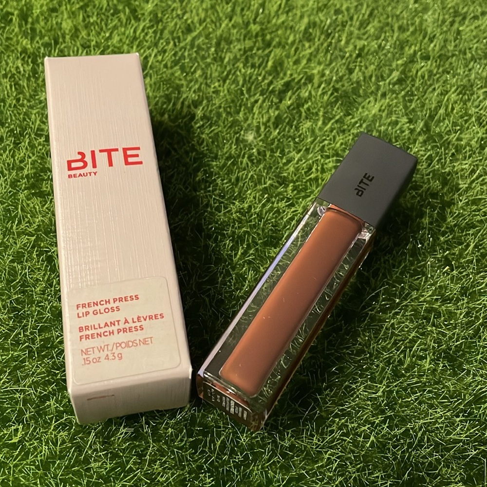 🆕 Bite beauty lip gloss in French Press